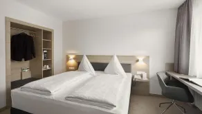 SCOTTY & EMILY Hotel Ulm - Room
