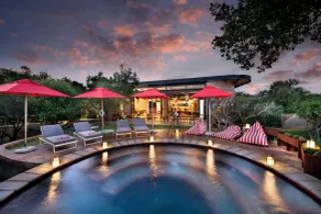 Dzombo Camp - Pool