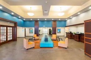 Comfort Inn & Suites - Hall