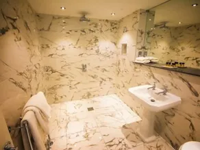 Eslington Manor - Bathroom