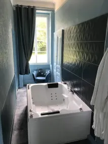 Château L'Escale - Bathroom