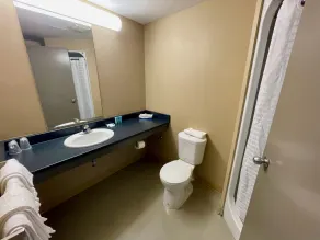 Residence & Conference Centre - Ottawa West - Salle de bain