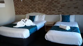Country Gardens Motor Inn - Habitación