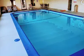 Quality Inn Ontario - Piscine