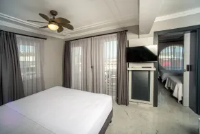 Art Suites Hotel - Room