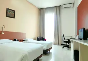 Le Premier Hotel Deltamas - Room