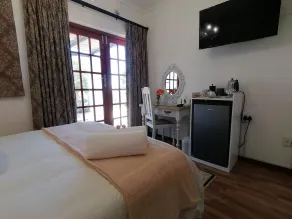 Villa Venusta Luxury Guesthouse - Solar Power - Zimmer
