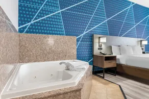 Comfort Inn & Suites Lawrence - University Area - Room
