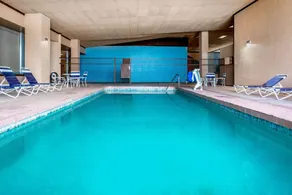 Days Inn & Suites by Wyndham Clovis - Piscine