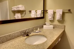 Cobblestone Inn & Suites - Hartington - Badeværelse