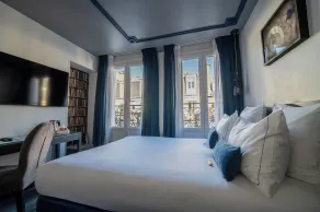 Hôtel Paris Est Lafayette - Vue de la chambre