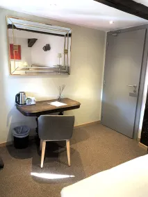 Hôtel SPA Au Cheval Blanc - Chambres climatisées - Værelse