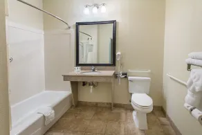 Quality Suites Temple I-35 - Salle de bain