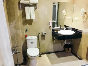 Hoàng Gia Hotel -150 Nghi Tàm HN - by BAY LUXURY - Quarto