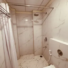 Hotel Vinayak Near Akshaya Patra Jagatpura - Salle de bain