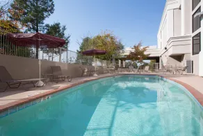 Wyndham Grand Executive Center Little Rock Airport - Piscine