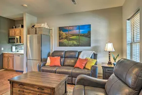 Couples Condo Retreat Overlooking Golf Course - Interiör