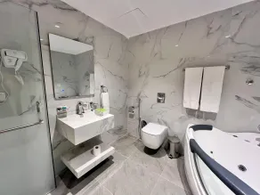 Grand Line - Bathroom