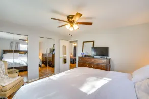 Country Club Hills Home: Walk to Rec Center! - Chambre