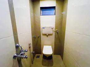Hotel Dwaraka - Bathroom
