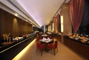Fortune Select SG Highway, Ahmedabad - Member ITC Hotels' Group - Restaurant