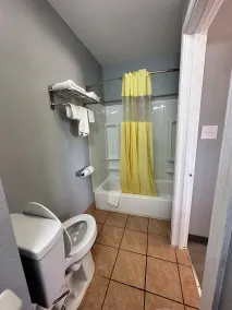 Budget Inn - Badezimmer