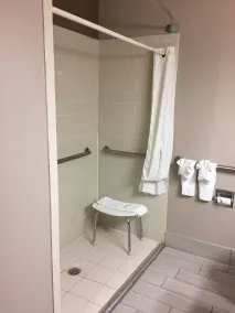 Super 8 by Wyndham Bedford DFW Airport West - Salle de bain
