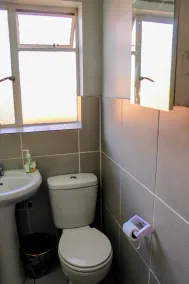 A Penthouse Room in Downtown Bloemfontein - Bad