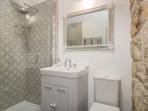 The Bull Pen - Bathroom