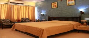 Bird Sanctuary - Room