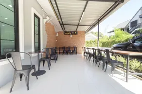 Capital O 75378 Thawapee Resort - Restaurante