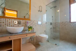 Anvaya Manali - Luxury Mountain Retreat - Badrum