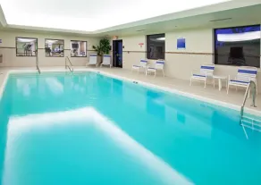 Holiday Inn Express Hotel & Suites Chesterfield - Selfridge Area by IHG - Piscine