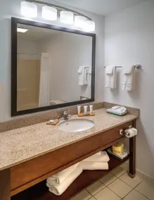 Country Inn & Suites by Radisson, Beckley, WV - Salle de bain