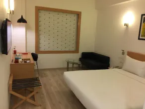 Red Fox by Lemon Tree Hotels, Sector 60, Gurugram - Zimmer