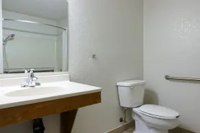 Super 8 by Wyndham Regina - Salle de bain