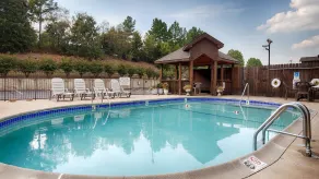 SureStay Plus Hotel by Best Western Poteau - Basseng