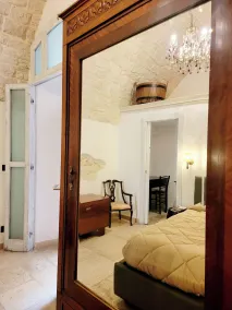 GIOVINAZZO HISTORIC APULIA old town stone house with private patio - Habitación