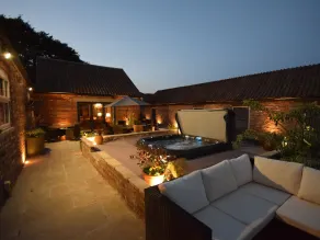 Sykes Lodge - Pool
