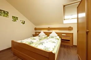 Single room, shower, toilet - Camera