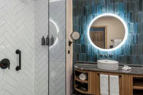 Courtyard by Marriott San Jose Escazu - Bathroom