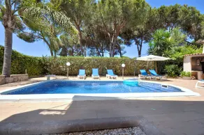 Spacious Retreat with Prime Location, Private pool, snooker, free AC Wifi - Piscine