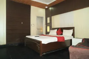Hotel Royal Plaza - Room