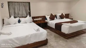 Hotel Sanjari International - Room