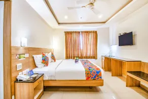 FabHotel Prime Royal Castle - Nr Coimbatore North Railway Station - Room