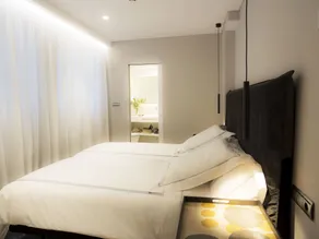 U-Sense Madrid Santa Ana - Habitación