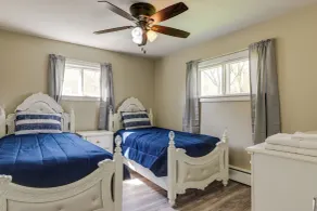 Pet-Friendly Ohio Escape w/ Deck & Community Dock! - Interiör