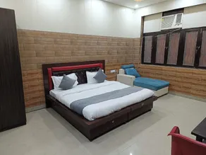 Swastika Homes Near Wave City Center Noida - Habitación