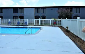 Madison Inn and Suites - Pool
