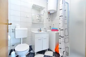 Lovely flat just steps from the beach - Badeværelse